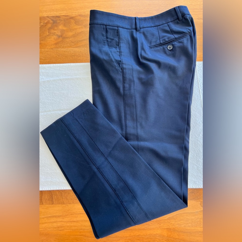 Vince blue tuxedo pants. Size 6. Great pre-owned condition.